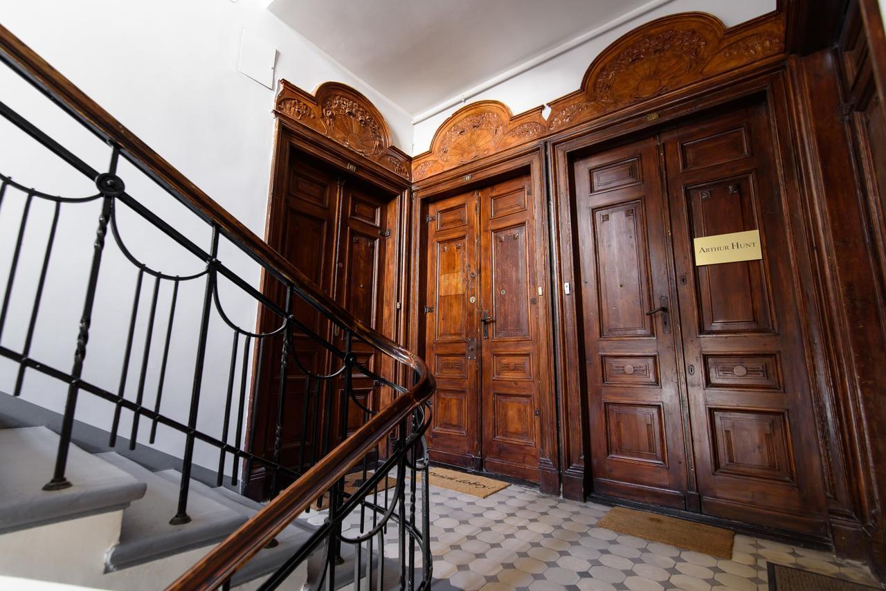 Constitution Square Hostel *